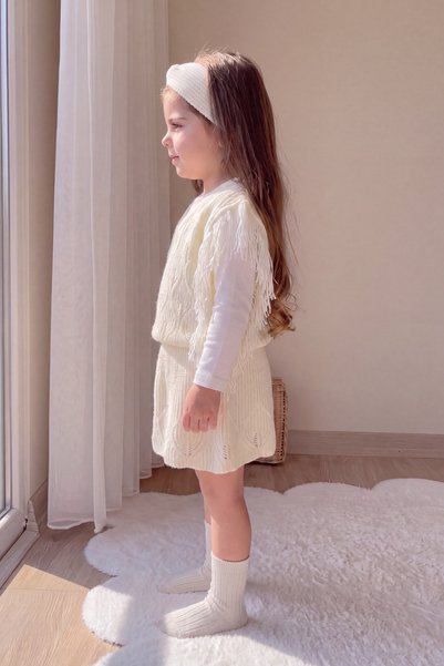 Babily Girl's Knitwear 4-Piece Set: Tasseled Sweater, Skirt, Headband, Socks