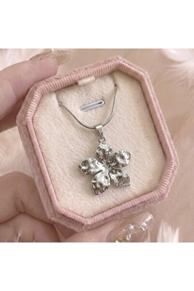 Heda Jewelry قلادة زهرة الكركديه - قلادة زهرة الكركديه