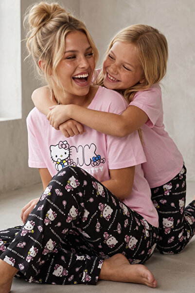 Siyah İnci Hello Kitty Lisanslı %100 Pembe Çok Renkli Bisklet Yaka Pijama Tak...