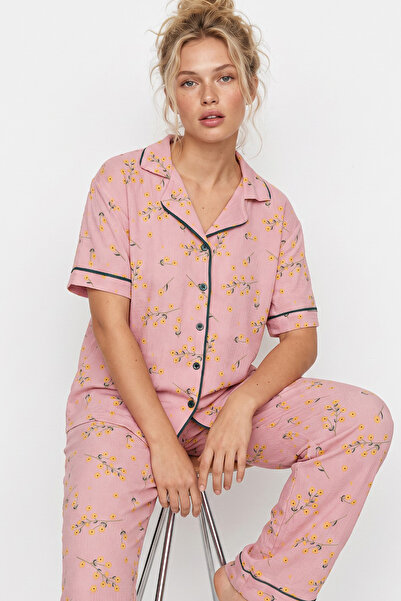 Siyah İnci Pink Patterned Wrinkled Short-Sleeved Buttoned Pajama Set26120525