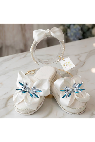pegu baby collection طقم تاج وشبشب للحوامل من PEGU مزين بفيونكة من الساتان وا...