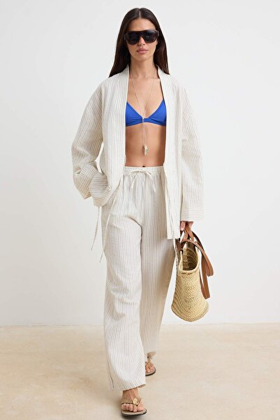 Trendyol Kollektion Ecru gestreifter gewebter Musselin-Strand-Kimono-Hosenanz...