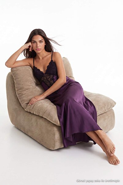 Trendyol Collection قميص نوم من الساتان المنسوج بتفاصيل من الدانتيل الأرجواني...