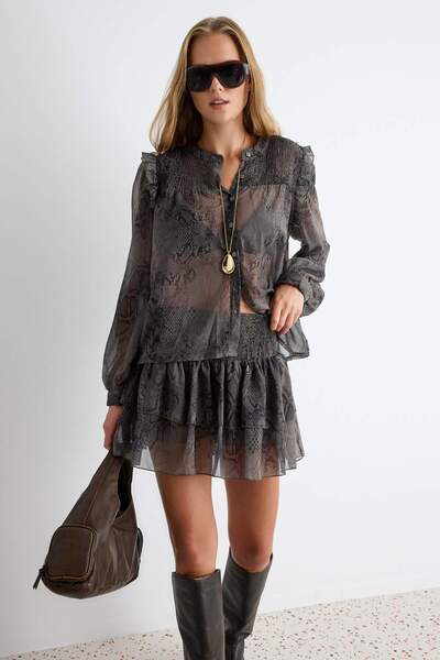 Trendyol Collection Khaki Chiffon Transparent Snake Patterned Gipeli Blouse S...