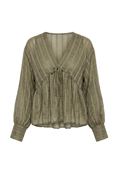 Drop by TrendyolMilla بلوزة تينسل بأكمام طويلة وياقة على شكل حرف V من مزيج ال...