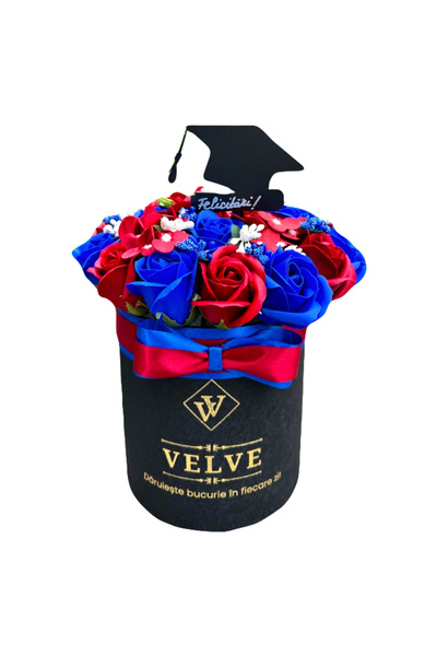 velve Aranjament floral pentru absolvire, cu trandafiri si hortesii de sapun,...