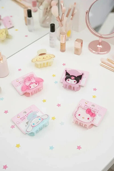 Hello Kitty Lisanslı Tatlı Fabrika Saç Pençesi Tokası – Güçlü & Şık Tutuş (Te...