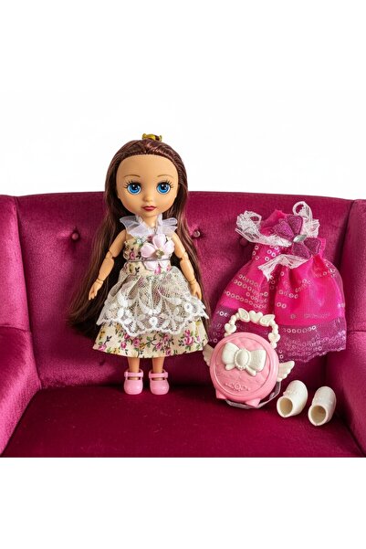 Pravalia Magica Mini Fashion Doll with Elegant Bag - Brunette Hair