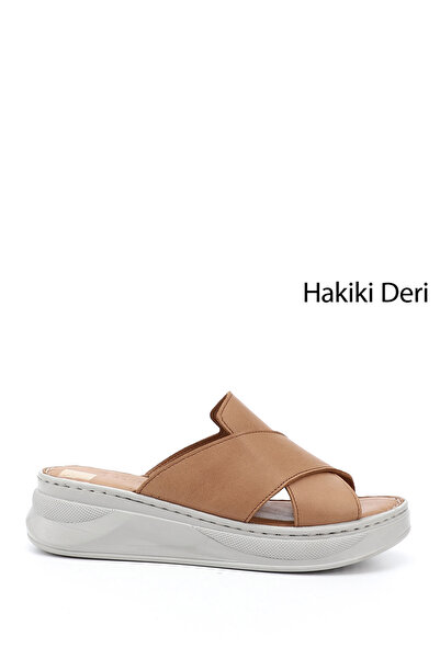 GÖNDERİ(R) Kadın Taba Çapraz Bantlı Dolgu Topuk Hakiki Deri Comfort Terlik