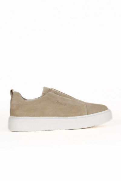 Bueno Shoes حذاء رياضي رجالي من جلد الغزال البيج 34ma37120