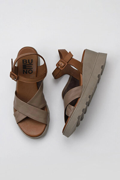 Bueno Shoes Γκρι καφέ δερμάτινα γυναικεία πέδιλα με τακούνι 01wy8601