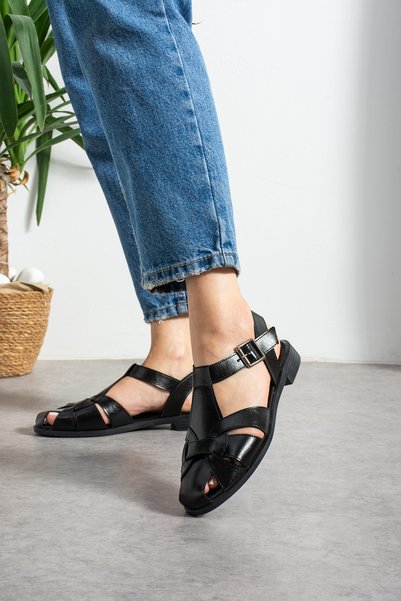 guijarro Women's Black Shiny Leather Buckle Fisherman Sandals Casual Summer