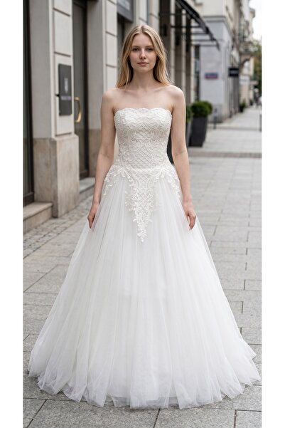GÖKŞİN MODA Off-White Guipure Embroidered Wedding Dress