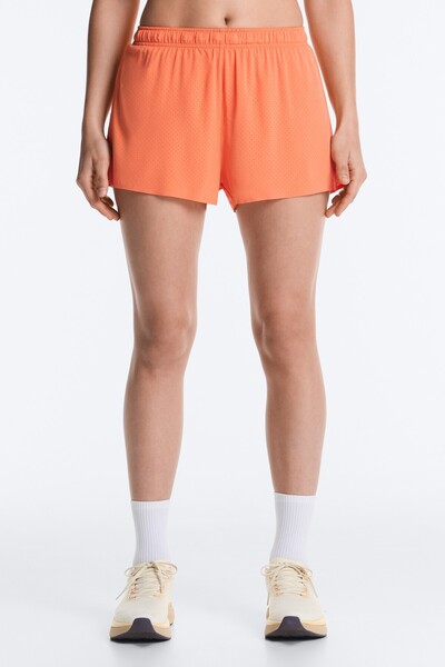 Oysho 7 cm Mid rise teknik shorts