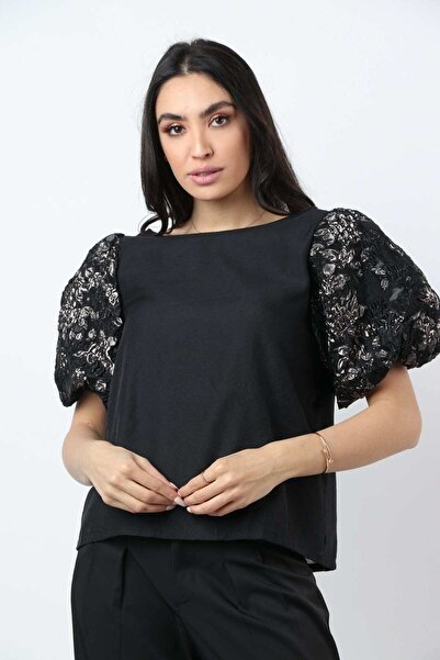 Nichii Solid Short Puff-Sleeve Top