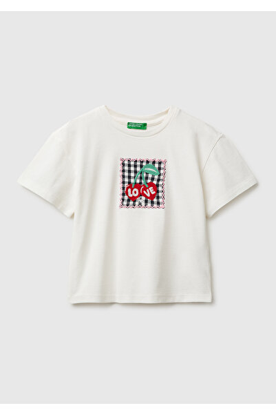 United Colors of Benetton تي شيرت أبيض مطرز بأكمام قصيرة وياقة دائرية للفتيات