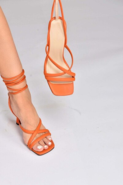 Fox Shoes حذاء نسائي بكعب عالٍ وحزام للكاحل باللون البرتقالي K404070209