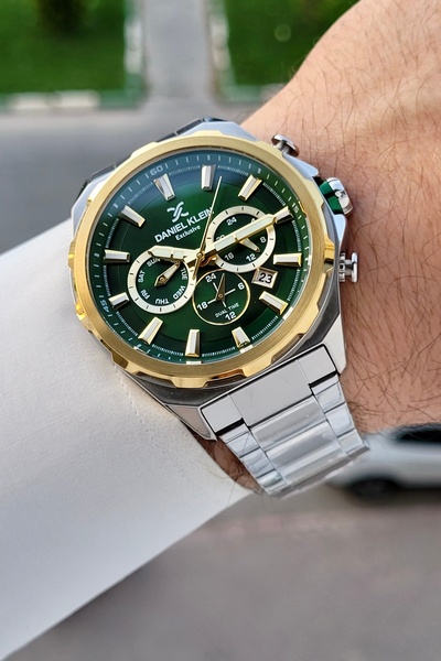 Daniel Klein Men's Wristwatch with Green Dial Silver Color Inner Indicators A...