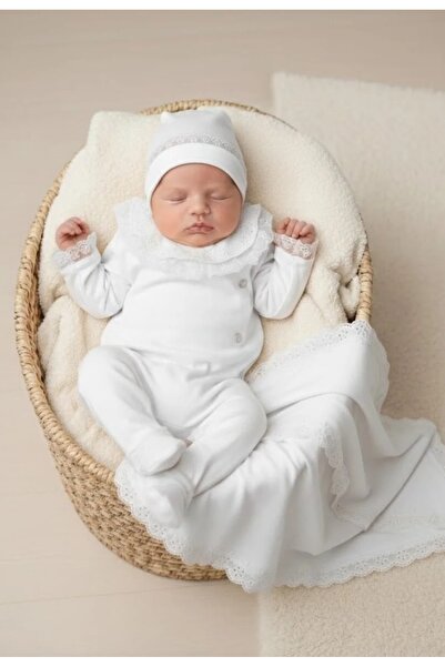 Pugi Baby Baby Girl Hospital Discharge Set 0-3 Months Brodeled Blanket and Ro...