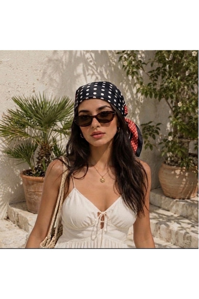 TREND DOKUNUŞ 50-50 SATEN KADIN SİYAH-KIRMIZI PUANTİYELİ FULAR BANDANA