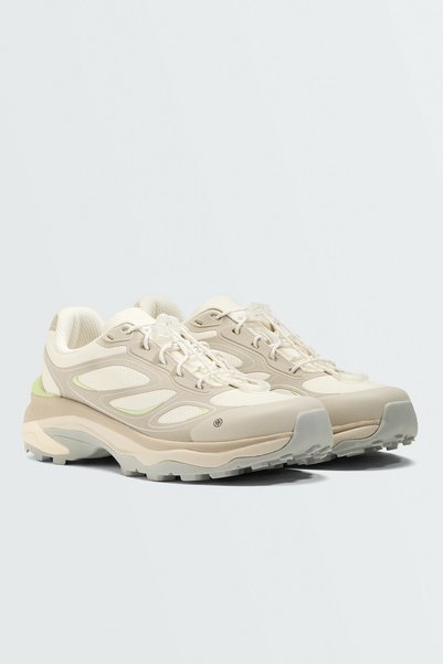Oysho Mountain-style trainers