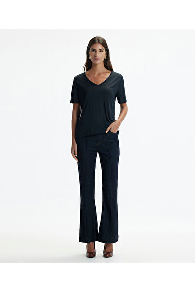 Yargıcı V-Neck T-Shirt