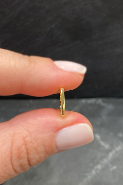 La femme by begum Taşsız Kıvrık Mini Tektaş Detay Kare Gold Gümüş Halka Pierc...