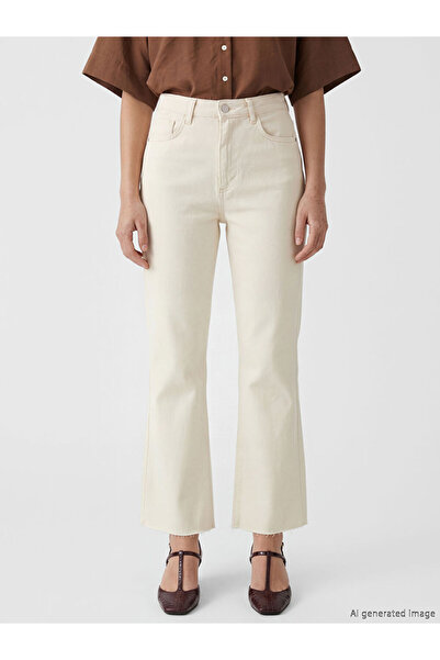 LC Waikiki بنطلون جينز نسائي من Crop Flare