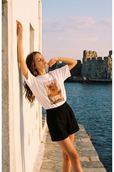 Amia&Co. Tricou alb oversize cu imprimeu cu perle, cu gâtul rotund, de bază, ...