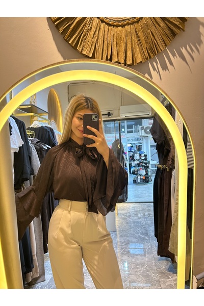 ekim aslan boutique kolları fırfırlı dökümlü gömlek