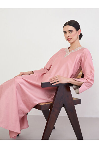 Amirah By Styli Pink Jalabiya with Zari Embroidery