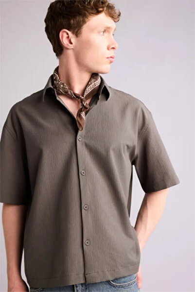 DeFacto Boxy Fit Crinkle Short Sleeve Shirt F7974Ax26Sm