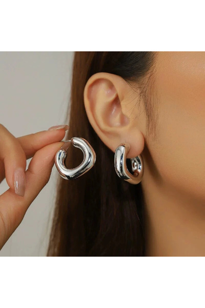 GlaMLo Accessories Shiny finish hoop earrings