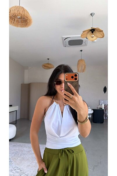 Buket Teke White Degaje Blouse with Necklace
