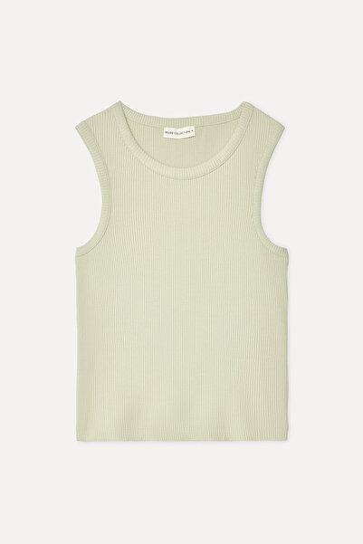 Mudo Women's Khaki Fitted Crew Neck Tank Top