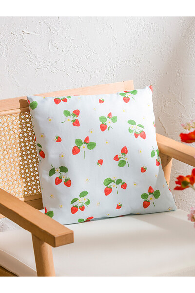 LC Waikiki RMZ GİYİM FARKİYLA Pernă decorativă brodată cu căpșuni 45x45 cm