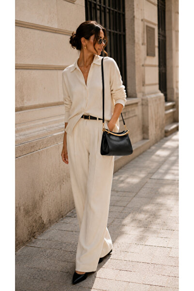 Bags Italia Black Leather women's bag with gold accessories