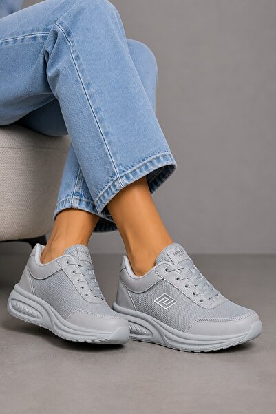 Bluefeet حذاء رياضي نسائي من Prl Buz Anorak