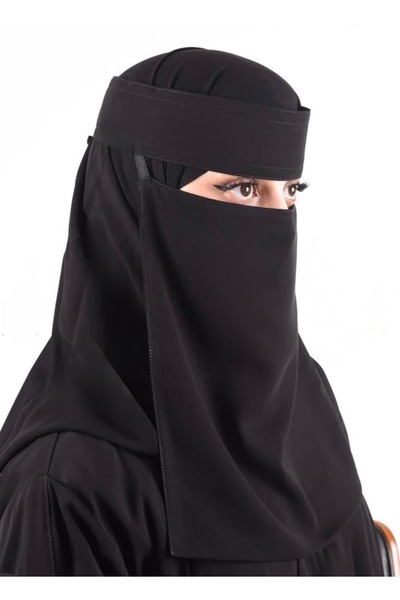 WAHAJ DRESSES Long Black Veil with Slanted Line