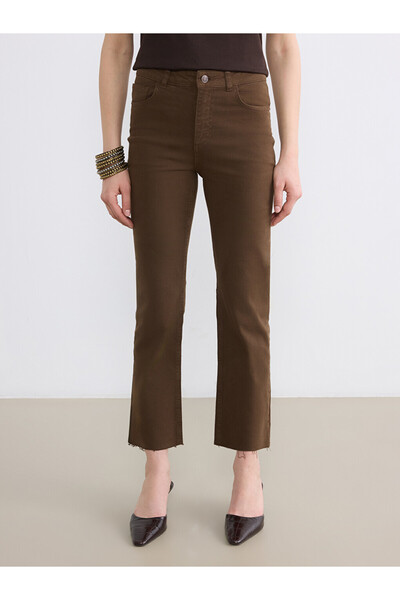 LC Waikiki بنطلون جينز نسائي من Crop Flare