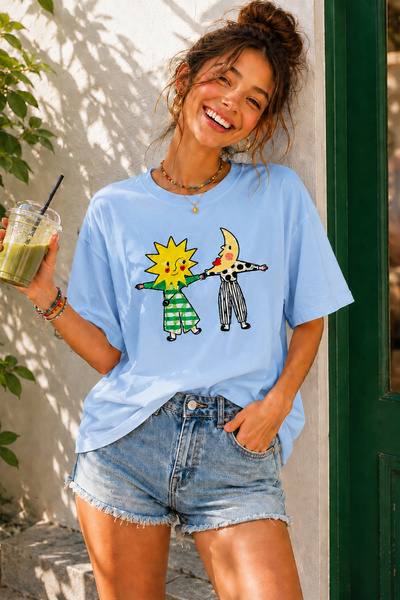 ArtYus Tricou oversize unisex cu imprimeu cu personaje Soare și Lună – Tricou...