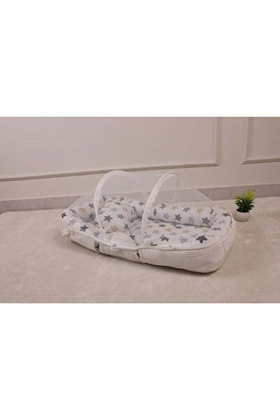 Star Kids Portable Baby Bassinet with Mosquito Net and Foldable Storage Bag