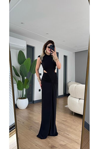 Yasmin Butik Long dress with side neckline