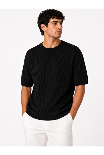 ModaYaren Men's Circular Neck T-Shirt with Hair Braid Detail