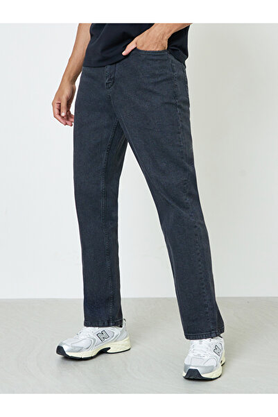 Styli Men Cotton Stretch 5-Pocket Relaxed Fit Jeans