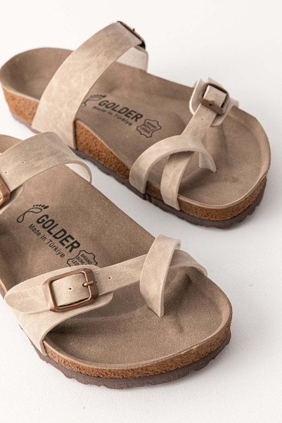 Golder Unisex Cream Soft Pad Sole Flip Flops Daily Comfortable Summer Home & Outdoor Slippers