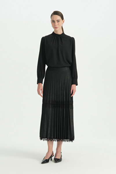 Nihan Lace Detailed Crash Pleated Skirt - Black