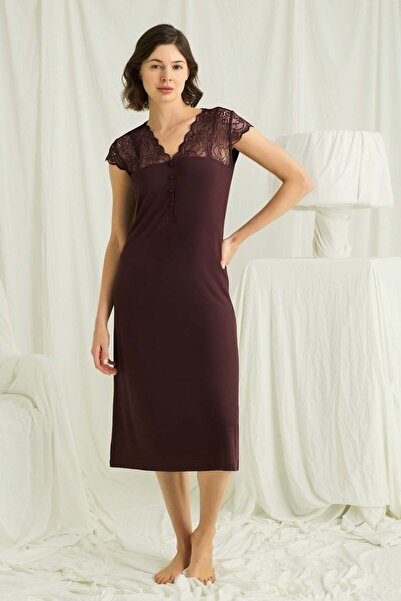 civetta Nightgown with Lace on the Sleeves, Collar, and Front Buttons