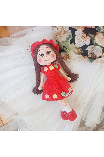 MİNOHOUSE Amigurumi Kırmızı Elbiseli Alina Bebek Organik Oyuncak