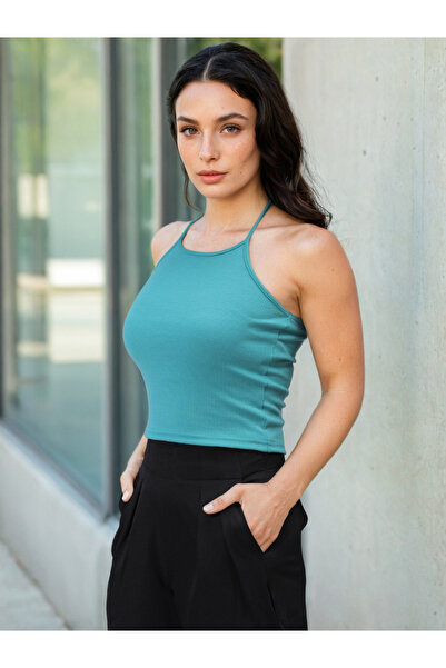 Freehand By Styli Sleeveless Ribbed Halter Neck Crop Top